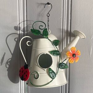 Brand NWT- Beautiful White Metal Watering Can Birdhouse w/ Ladybug 🐞& 🌼
